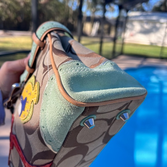 Coach Beige Hampton Signature C logo Canvas under the sea tote/ No 1489 - Picture 4 of 6